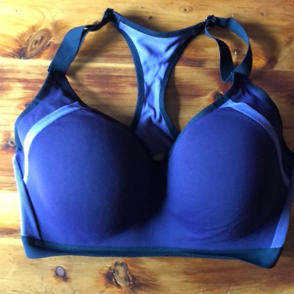 VS Incredible racerback strappy sports bra